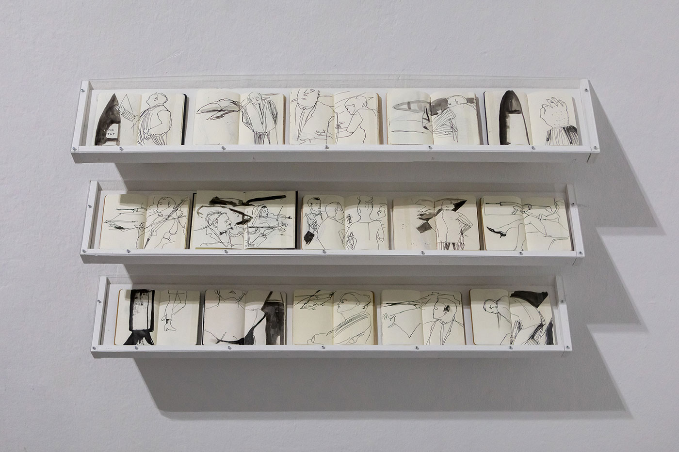 Jill Gibbon »Installation of sketchbooks drawn undercover at arms fairs - 2014-2019«, Exhibition View »Up in Arms«, Kunstraum Kreuzberg/Bethanien 2019 (Photo: Julian van Dieken)